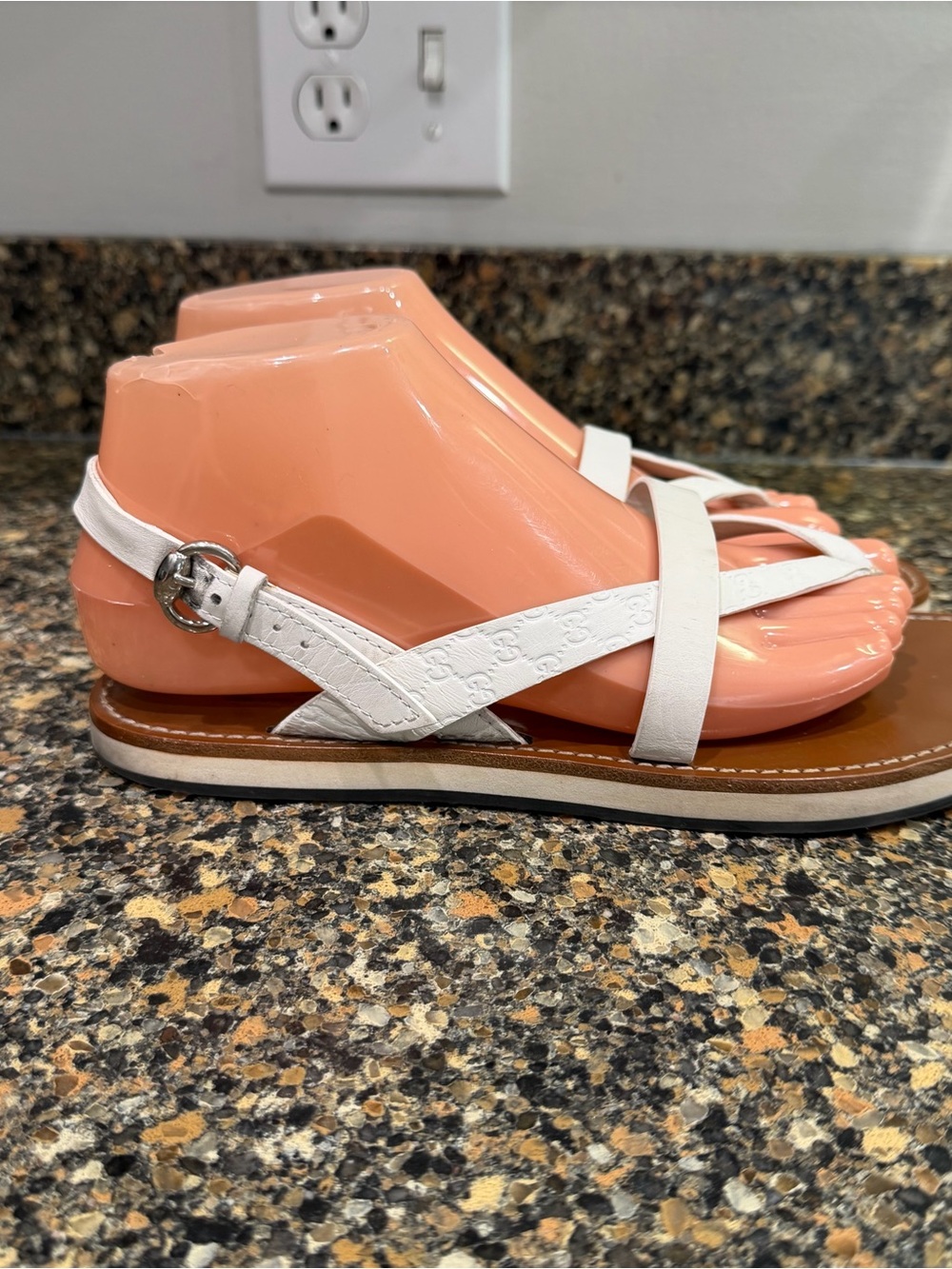 Gucci White Strappy Women's Sandals - Classic Leather Flat 38